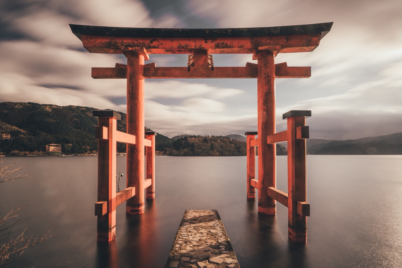 Honeymoon Photoshoot in Japan: Kyoto, Hakone and Miyajima in one week