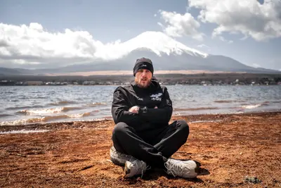 Solo Portrait photoshoot on Lake Kawaguchi by Soh