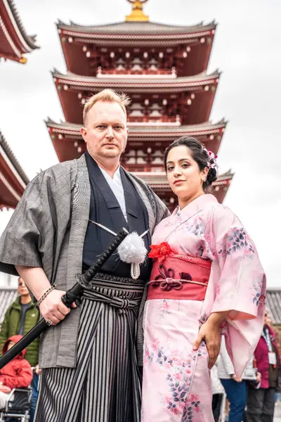 Couples photoshoot in Tokyo by Soh