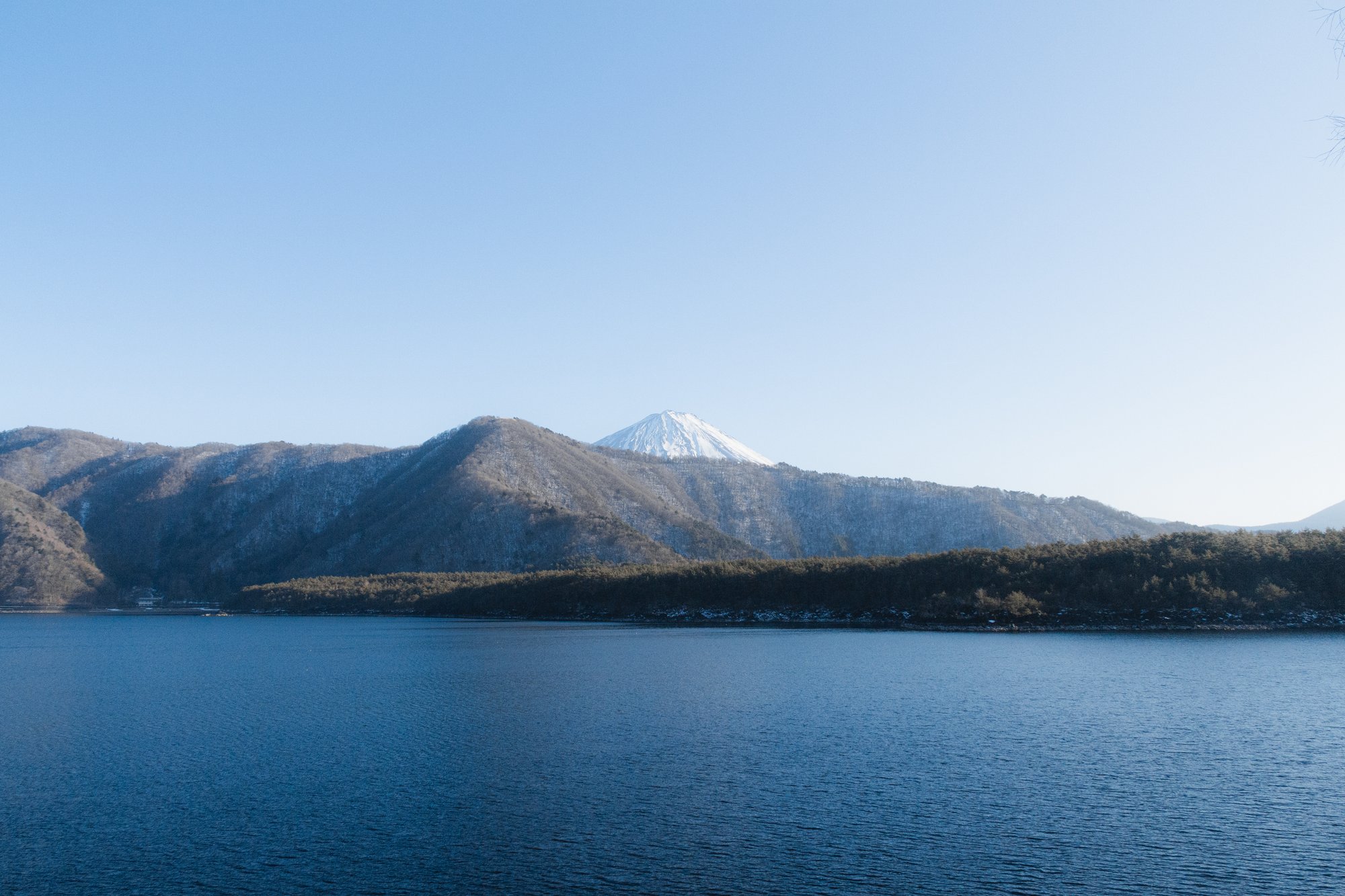 Shiina Adachi photoshoot in Lake Kawaguchi