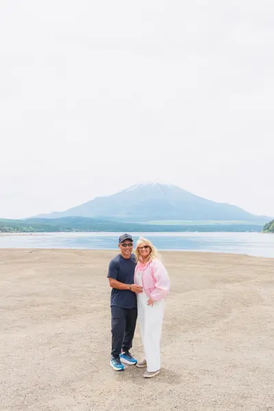 Anniversary photoshoot on Lake Kawaguchi by Shiina A