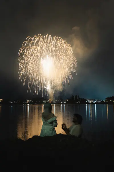 Proposal photoshoot on Lake Kawaguchi by Shiina A