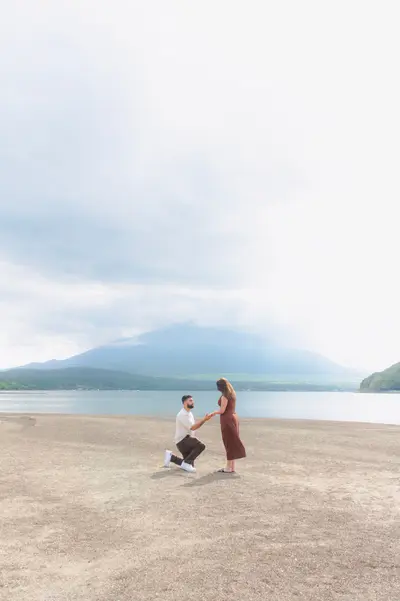 Proposal photoshoot on Lake Kawaguchi by Shiina A