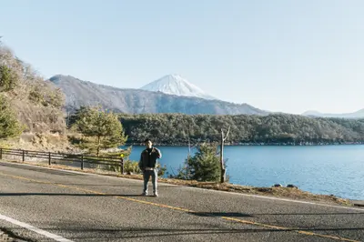 Friends Trip photoshoot on Lake Kawaguchi by Shiina A