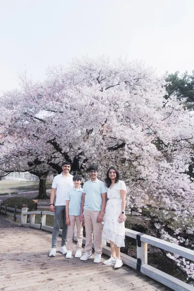 Family photoshoot in Tokyo by Shiina A