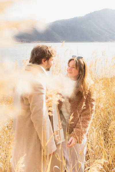 Couples photoshoot on Lake Kawaguchi by Shiina A