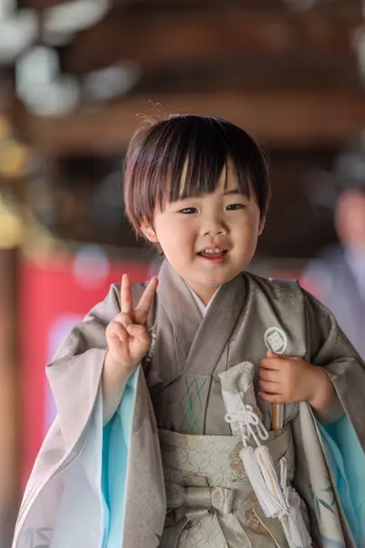 Family photoshoot in Kyoto by Bernard L