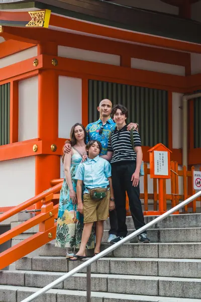 Family photoshoot in Tokyo by Marvin T