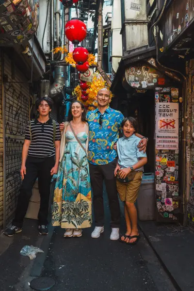 Family photoshoot in Tokyo by Marvin T