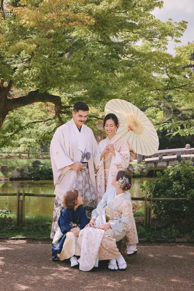 Family photoshoot in Kyoto by Sanbao Z