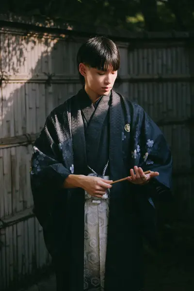 Solo Portrait photoshoot in Kyoto by Sanbao Z