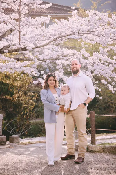 Family photoshoot in Kyoto by Sanbao Z