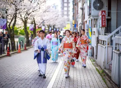 Friends Trip photoshoot in Tokyo by Hadi H