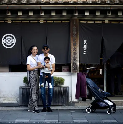 Family photoshoot in Tokyo by Hadi H